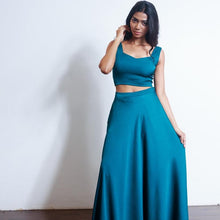 Load image into Gallery viewer, Flared Skirt w/ Pockets
